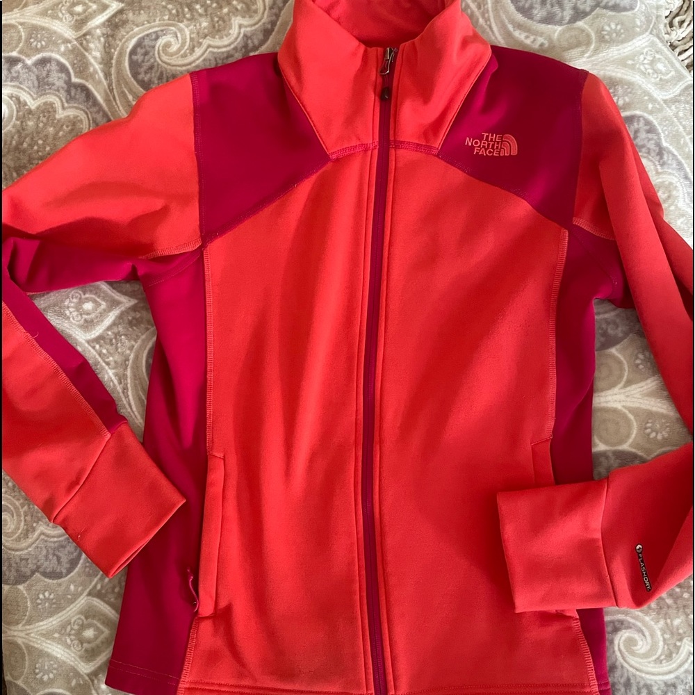 The North Face flash dry, coral, super cute and in great condition